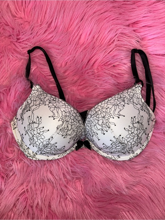 Victoria's Secret Other - Victoria Secret White Bombshell Plunge Bra Adds 2 cup sizes 32C